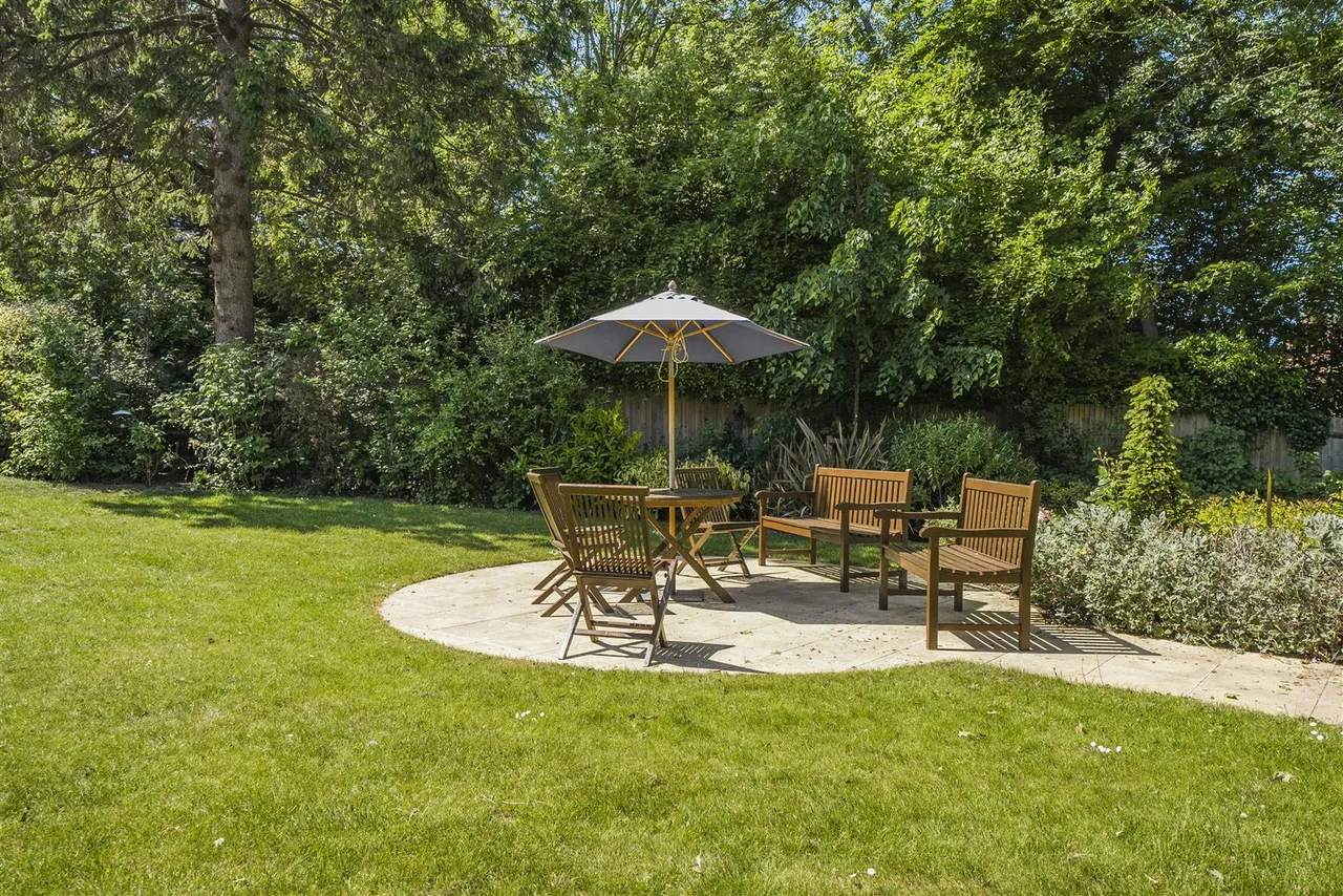 Great Tattenhams, Epsom, KT18, photo 15