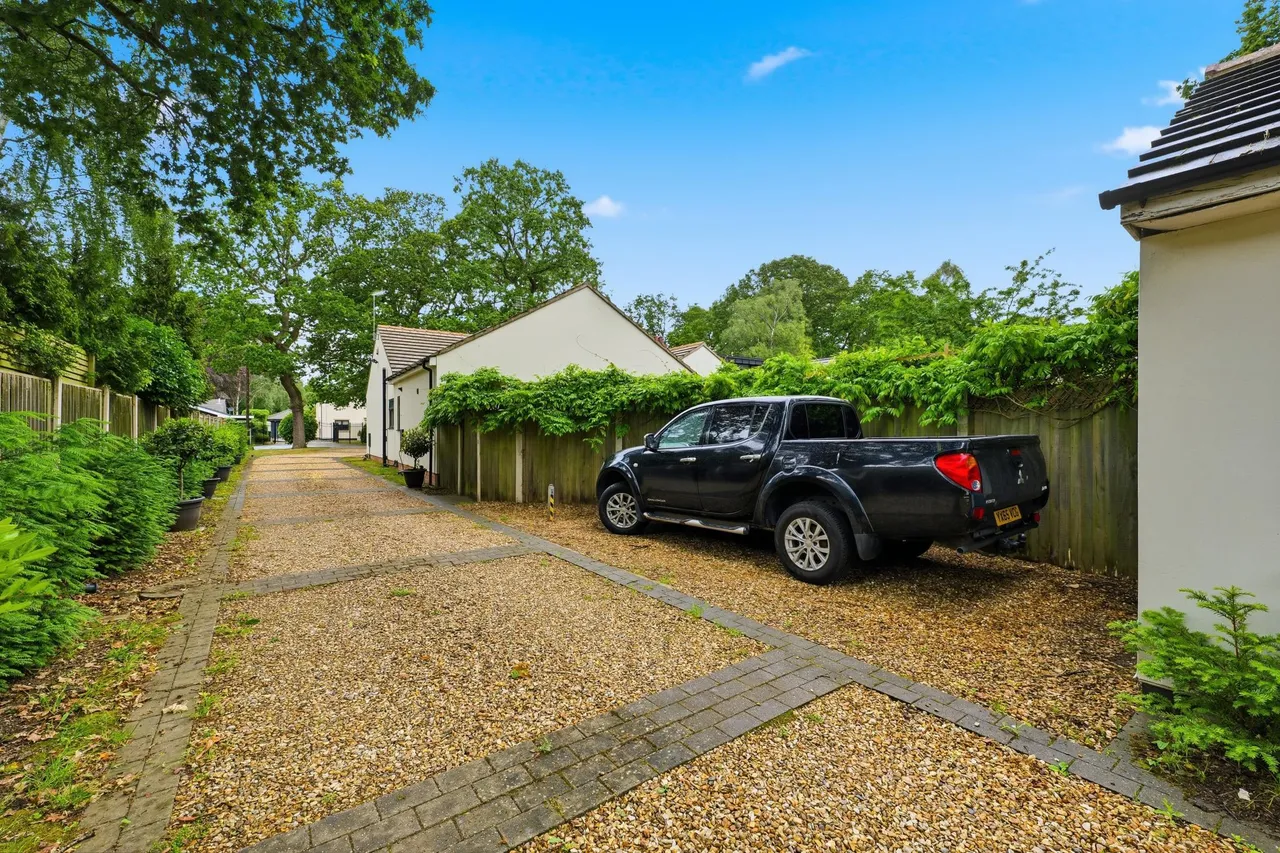 Plantation Avenue, Bessacarr, DN4, photo 31