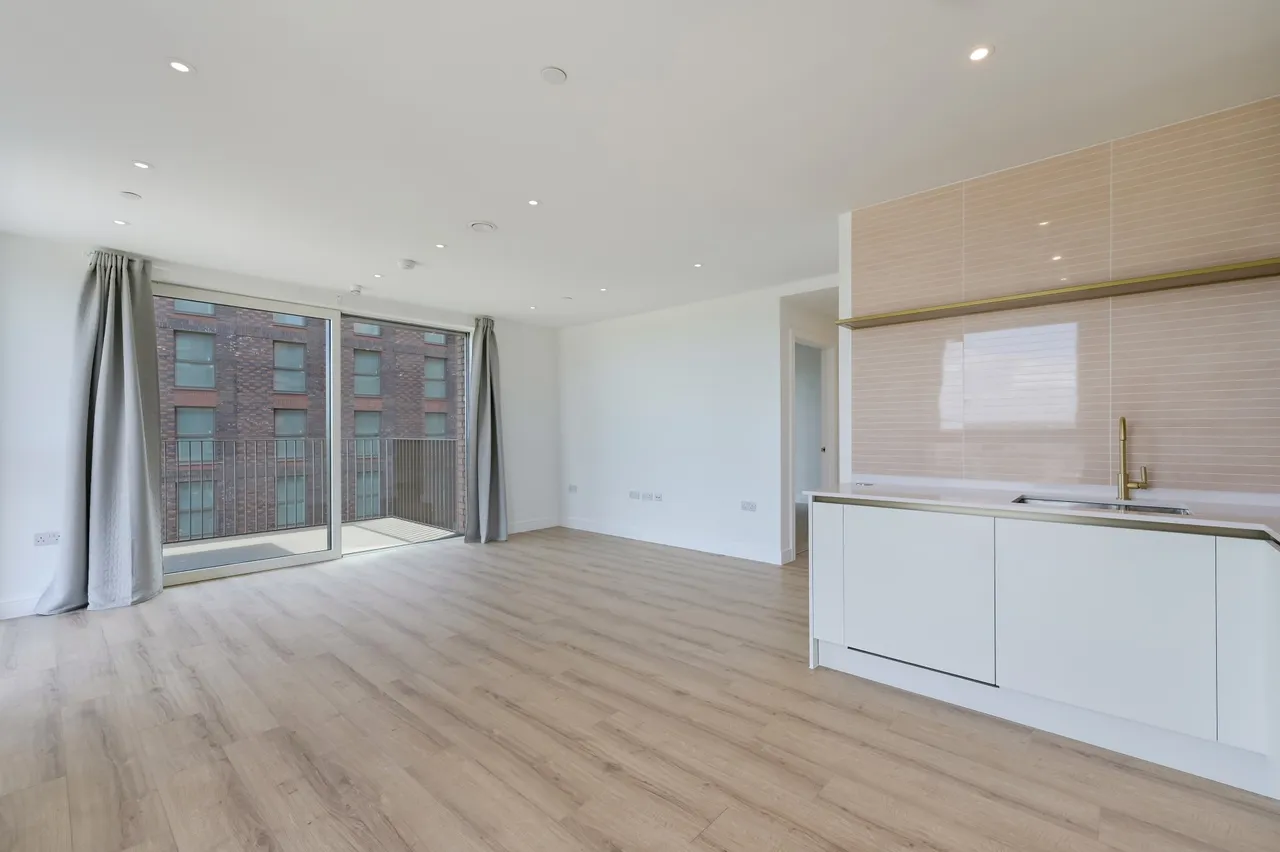 3 bed flat to rent, Caldon Boulevard, Wembley, HA0