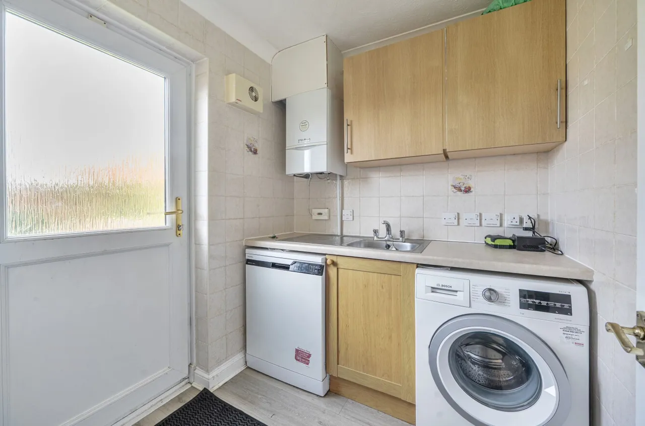 Wilton Close, Bracklesham Bay, PO20, photo 6