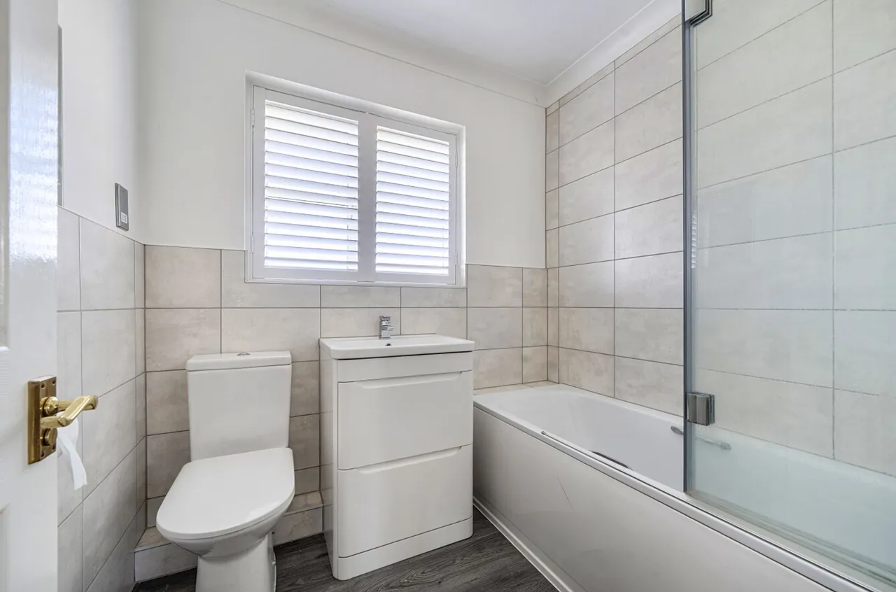 Wilton Close, Bracklesham Bay, PO20, photo 15