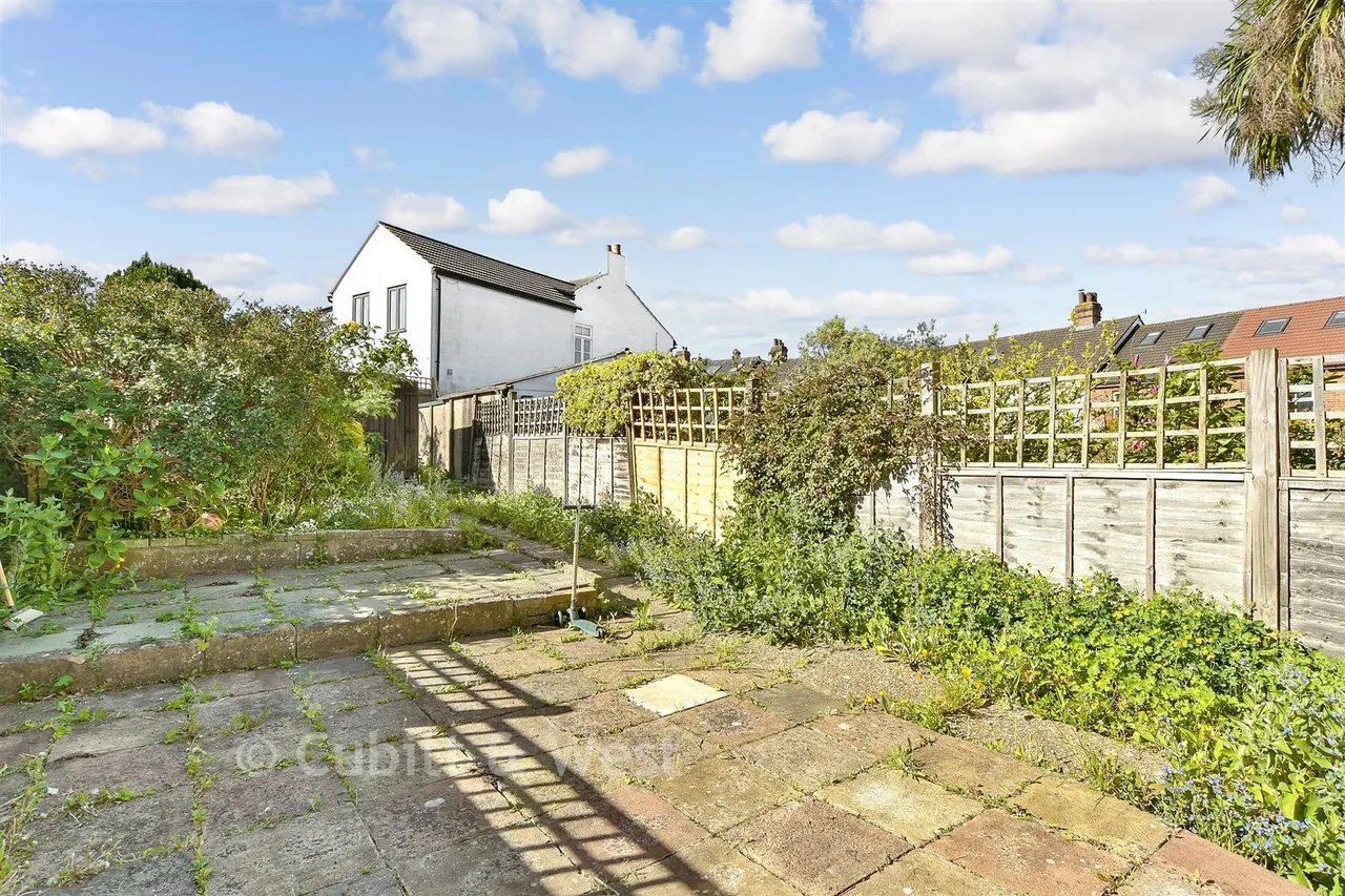 Yorke Road, Reigate, RH2, photo 9