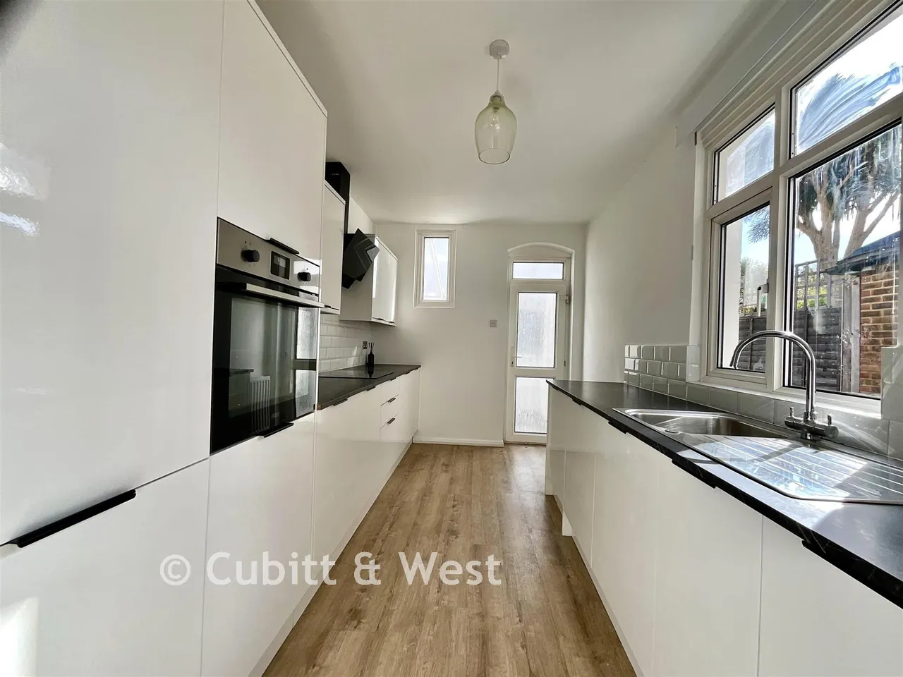Yorke Road, Reigate, RH2, photo 2