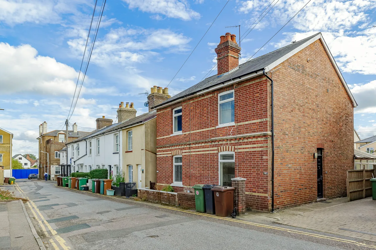 2 bed house for sale, Forge Road, Southborough, TN4