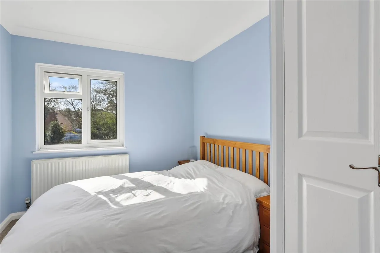 Downs Wood, Epsom, KT18 5UH, photo 32