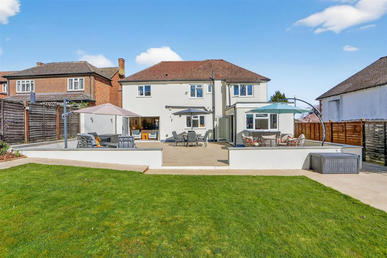 Downs Wood, Epsom, KT18 5UH, photo 20