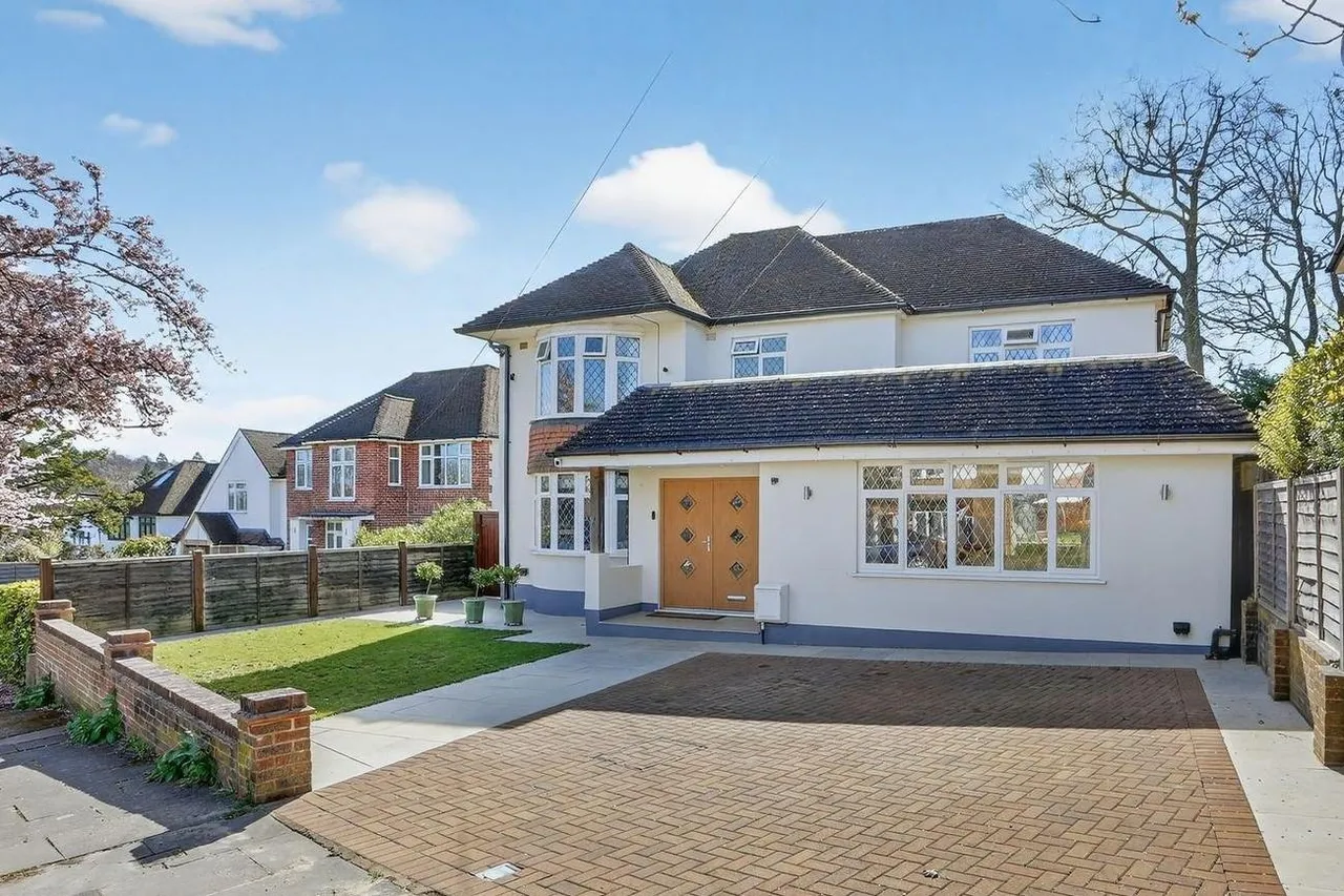 Downs Wood, Epsom, KT18 5UH, photo 40