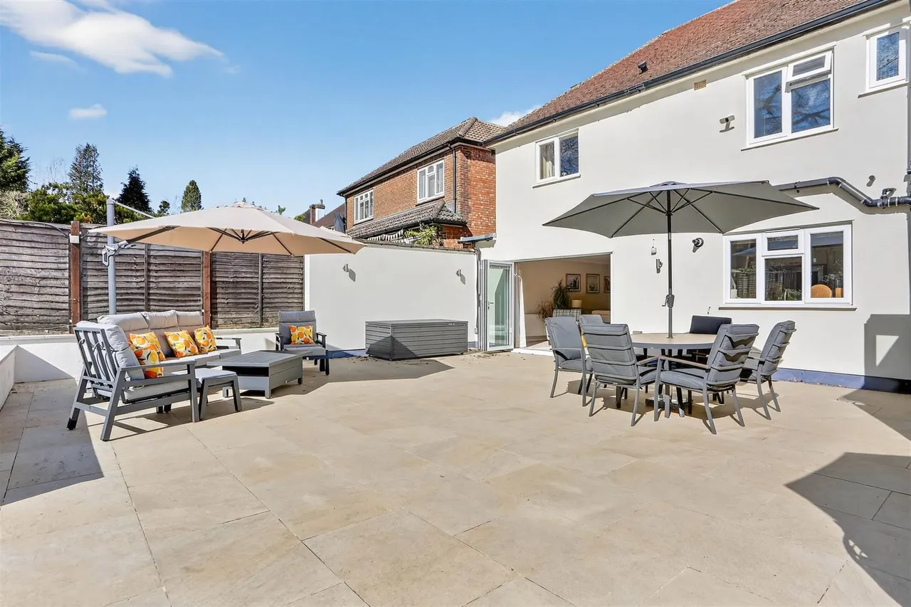 Downs Wood, Epsom, KT18 5UH, photo 25