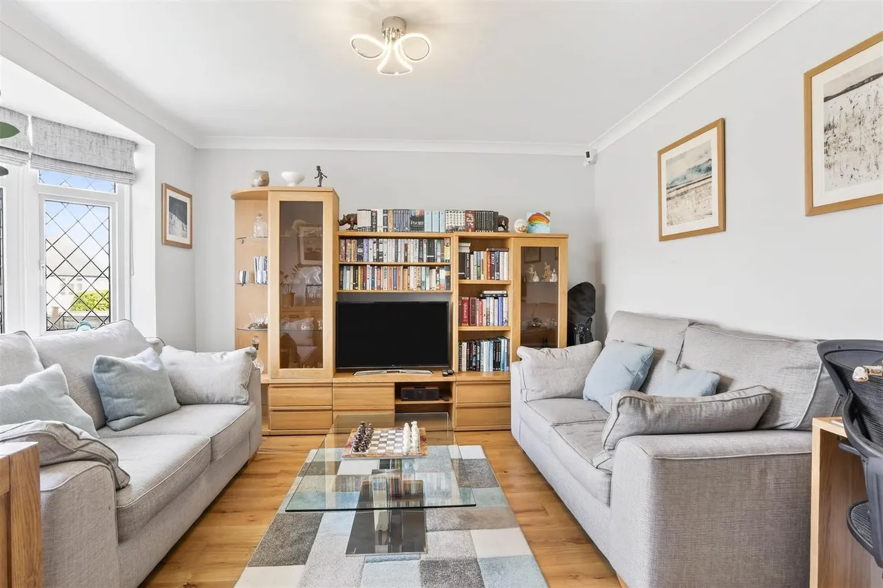 Downs Wood, Epsom, KT18 5UH, photo 7
