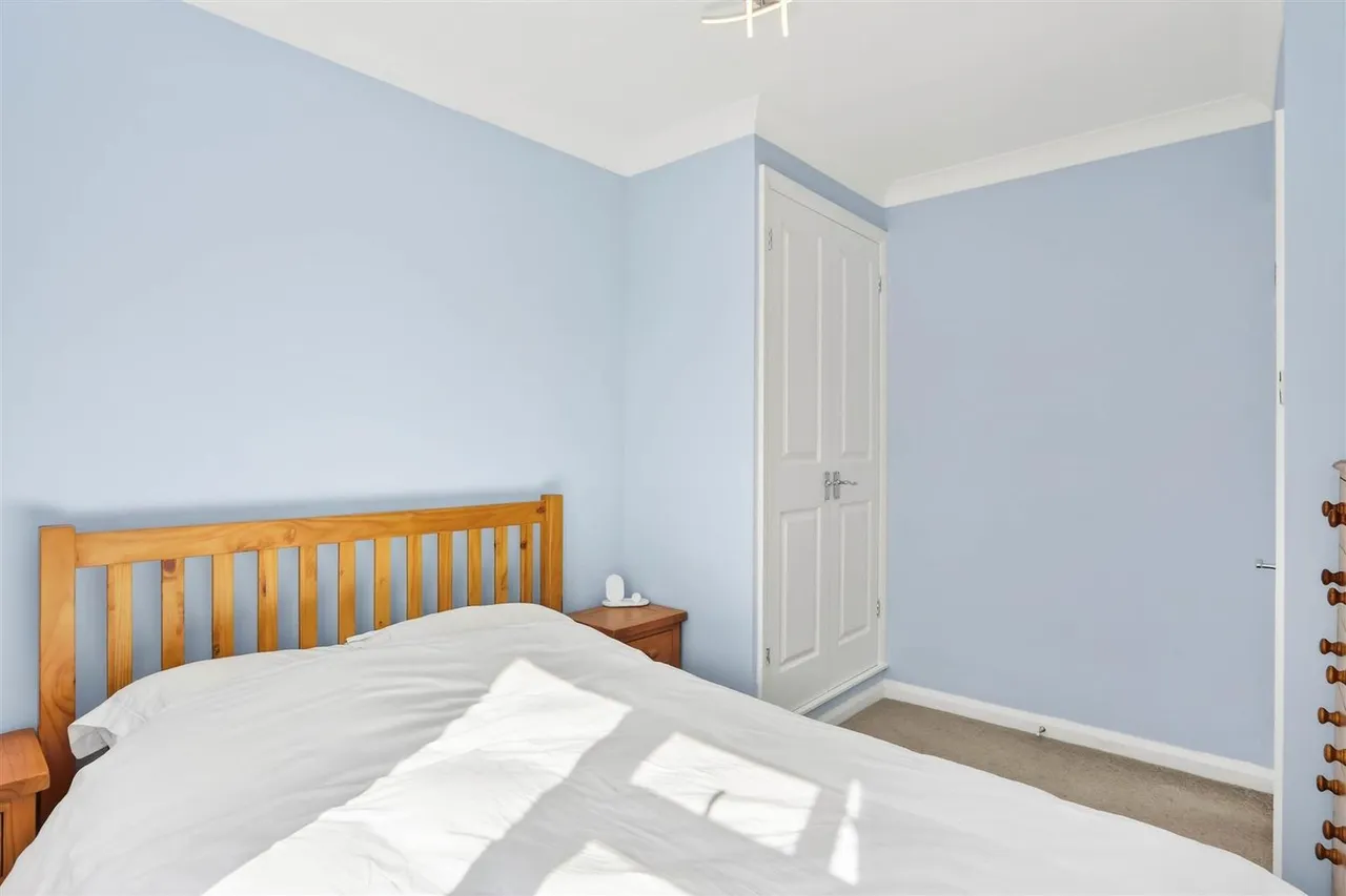 Downs Wood, Epsom, KT18 5UH, photo 33