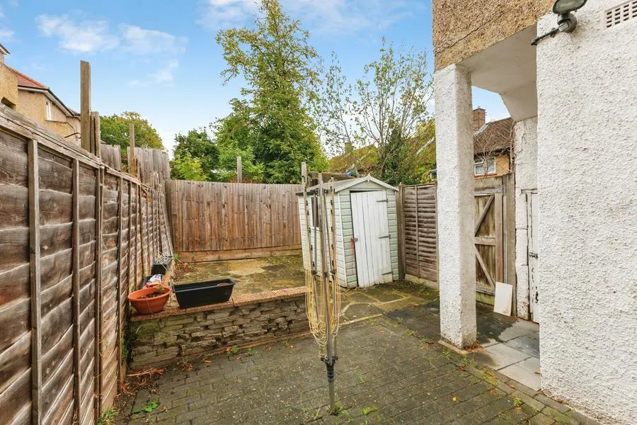 Benhill Wood Road, Sutton, SM1, photo 23