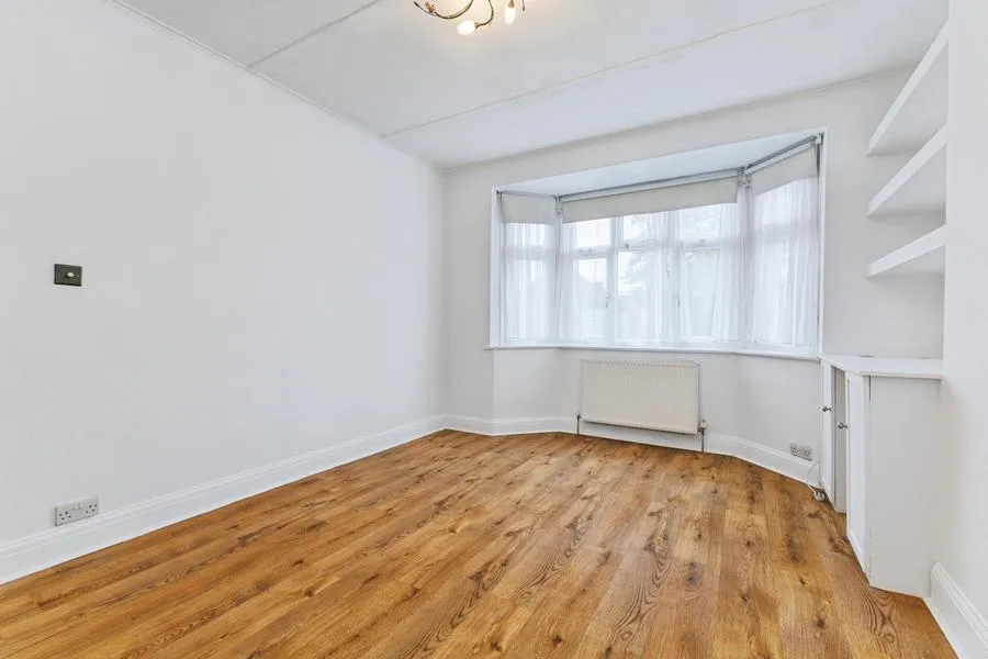 Benhill Wood Road, Sutton, SM1, photo 7