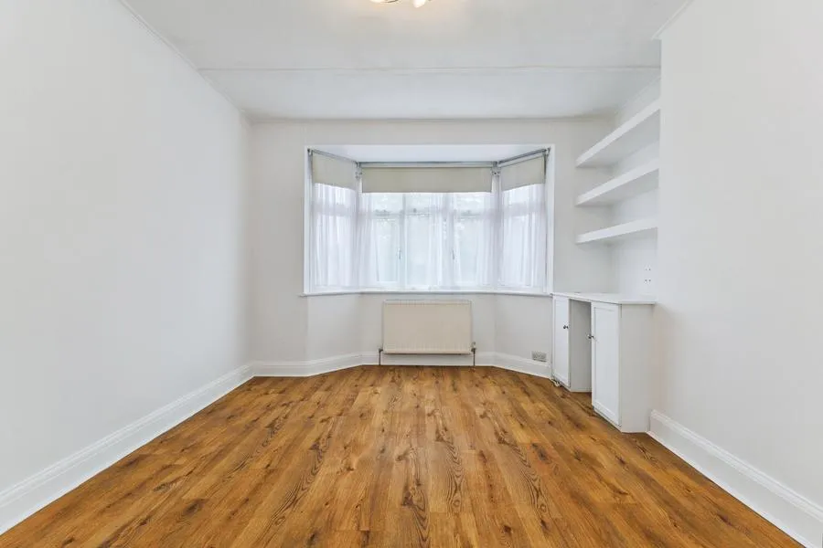 Benhill Wood Road, Sutton, SM1, photo 6