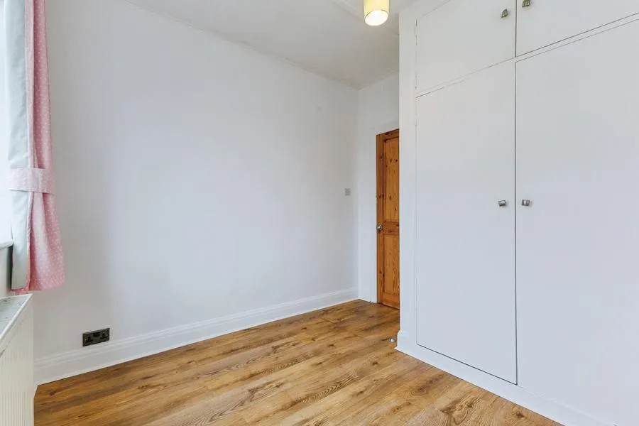 Benhill Wood Road, Sutton, SM1, photo 16