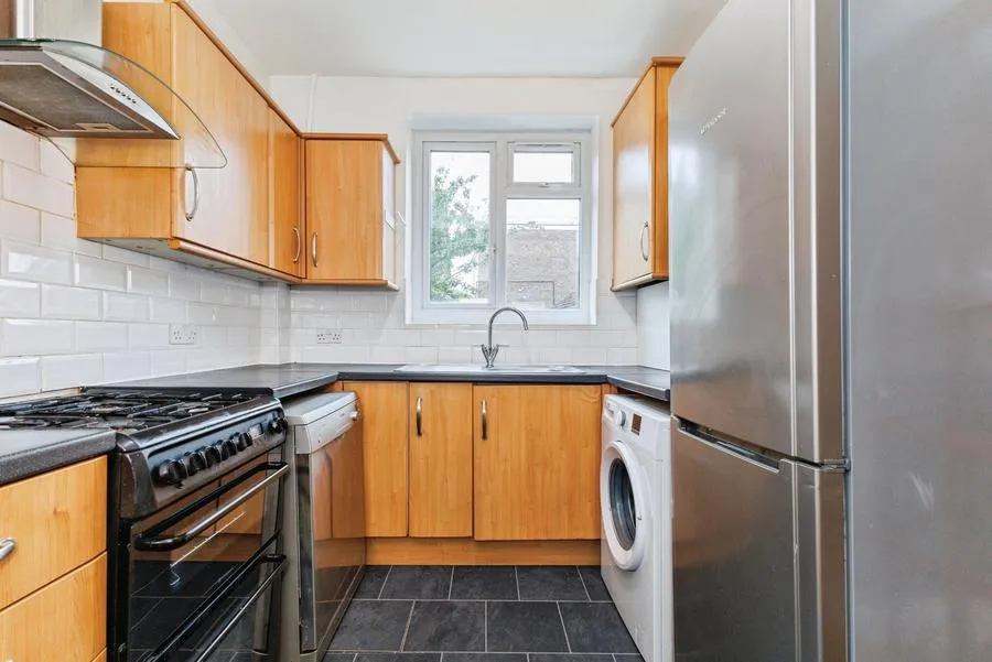 Benhill Wood Road, Sutton, SM1, photo 2