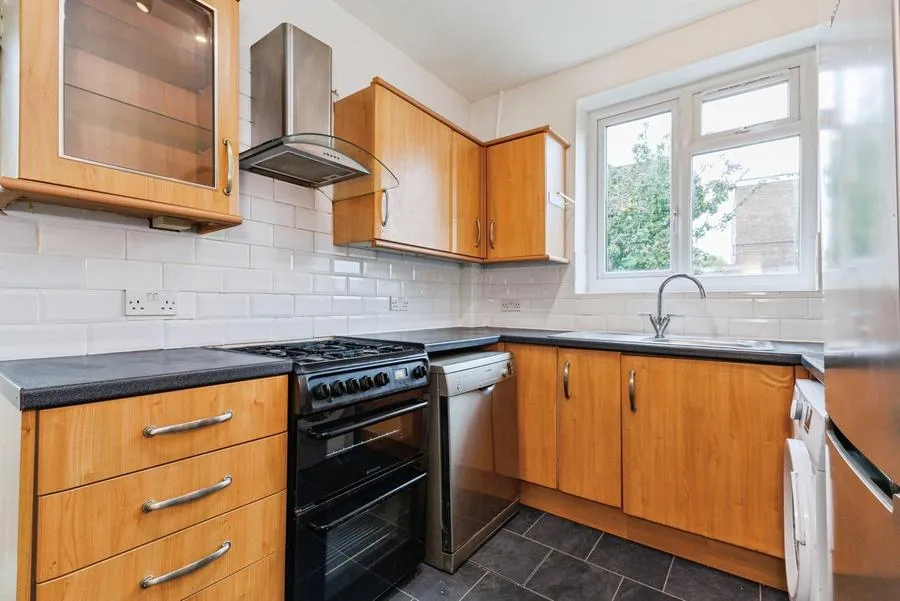 Benhill Wood Road, Sutton, SM1, photo 4