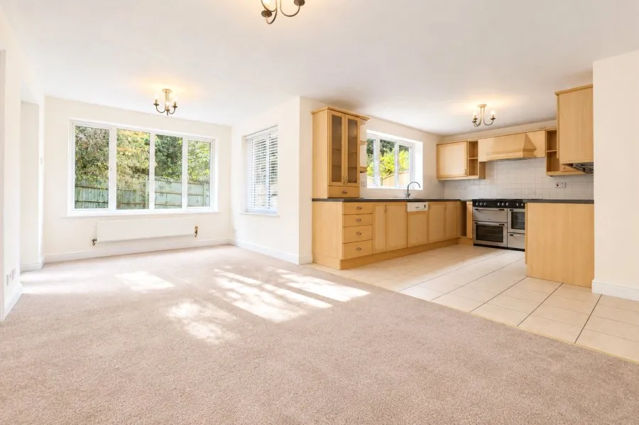 with 5 bedrooms in St Michaels Mead, Bishops Stortford, CM23, photo 7