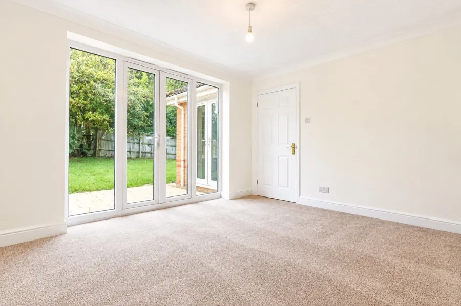 with 5 bedrooms in St Michaels Mead, Bishops Stortford, CM23, photo 5