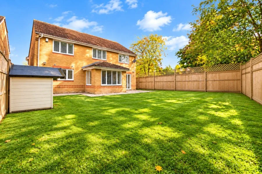 with 5 bedrooms in St Michaels Mead, Bishops Stortford, CM23, photo 26