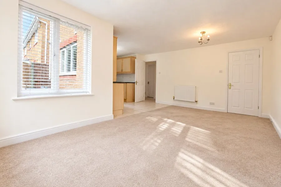 with 5 bedrooms in St Michaels Mead, Bishops Stortford, CM23, photo 8