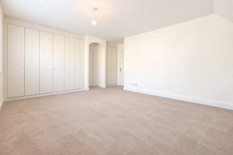 with 5 bedrooms in St Michaels Mead, Bishops Stortford, CM23, photo 12