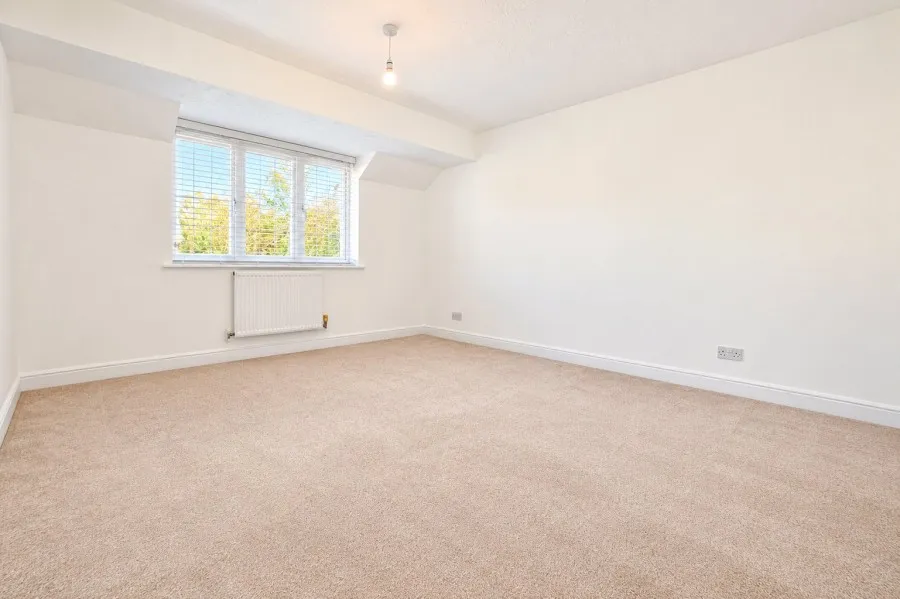 with 5 bedrooms in St Michaels Mead, Bishops Stortford, CM23, photo 15