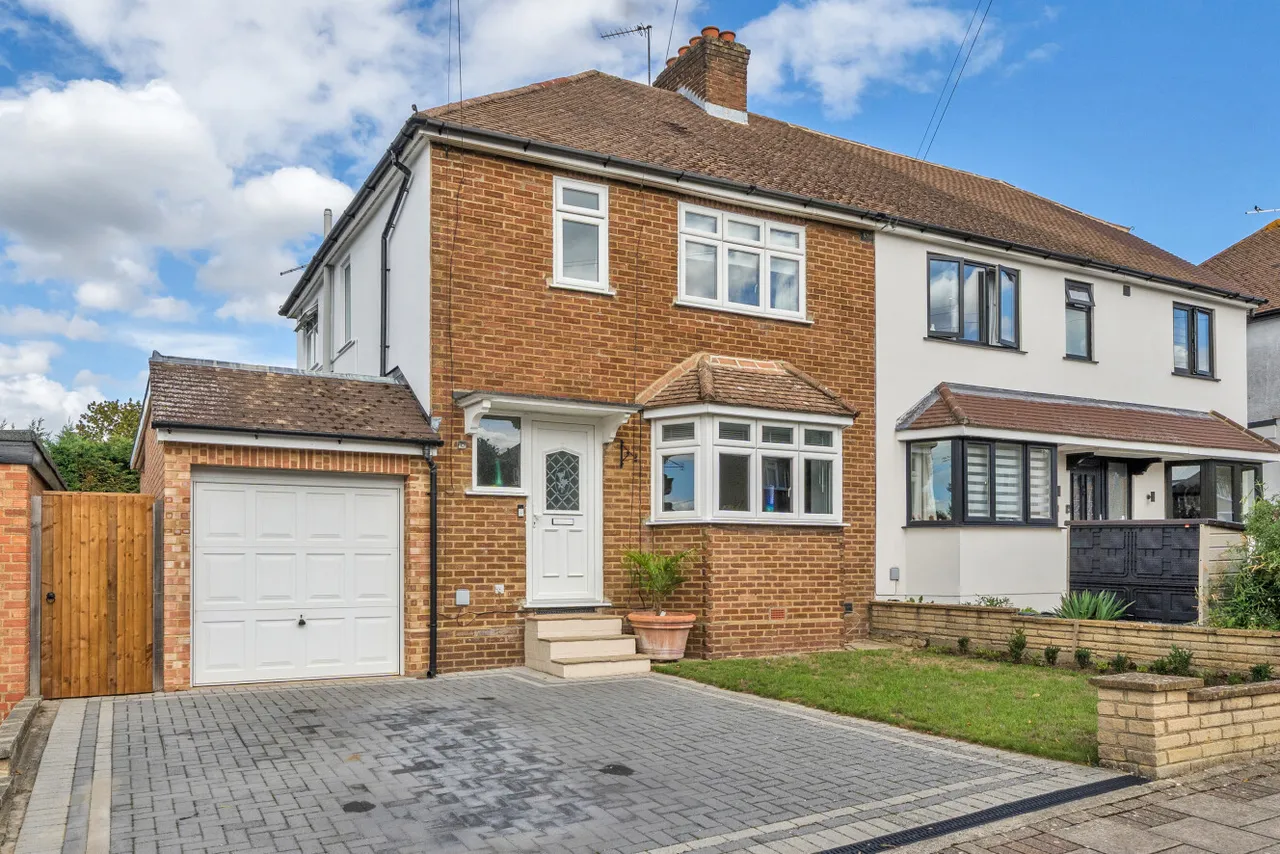 3 bed house for sale — Kechill Gardens, Hayes, Kent, BR2