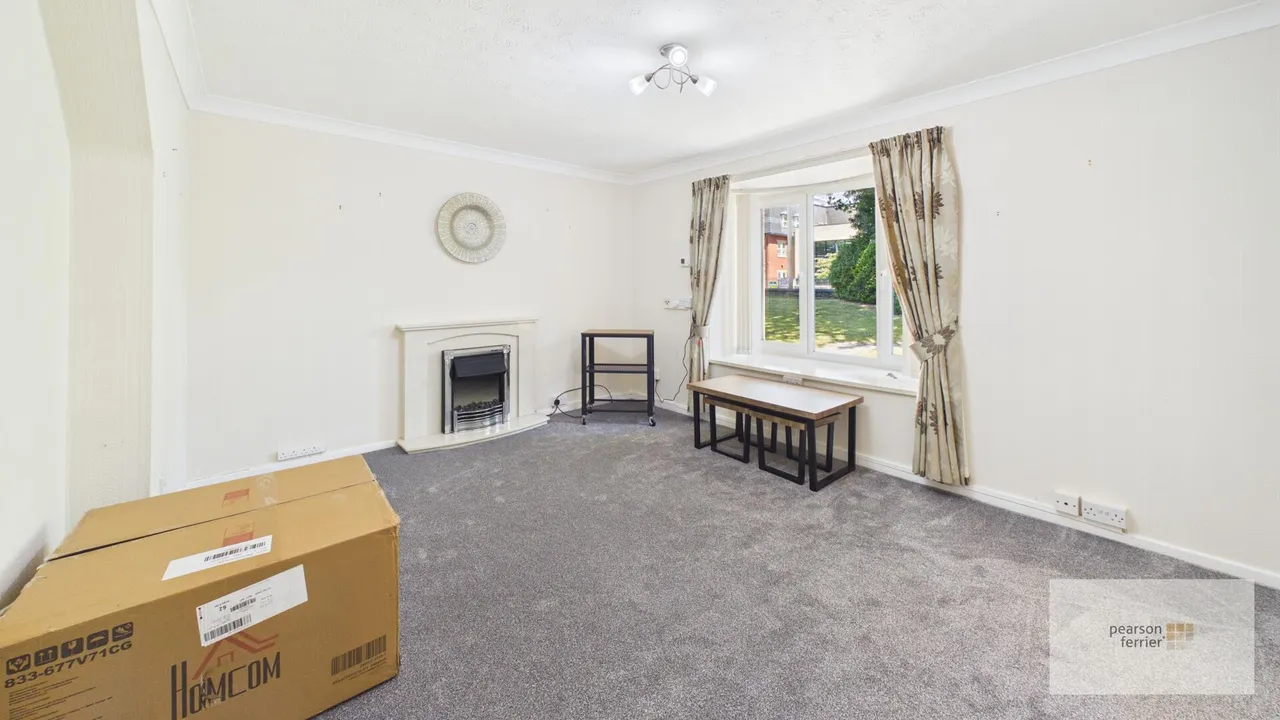 Waterloo Court, Bury, BL9 0UE, photo 2