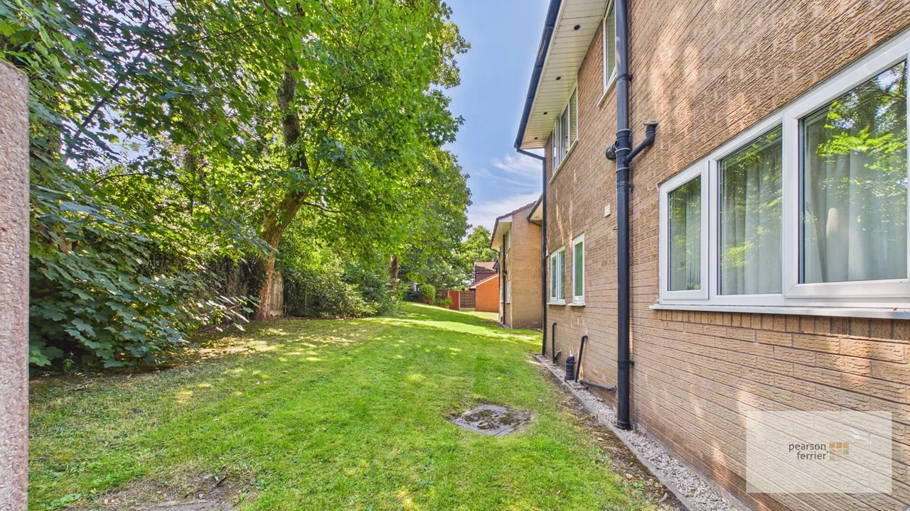 Waterloo Court, Bury, BL9 0UE, photo 10