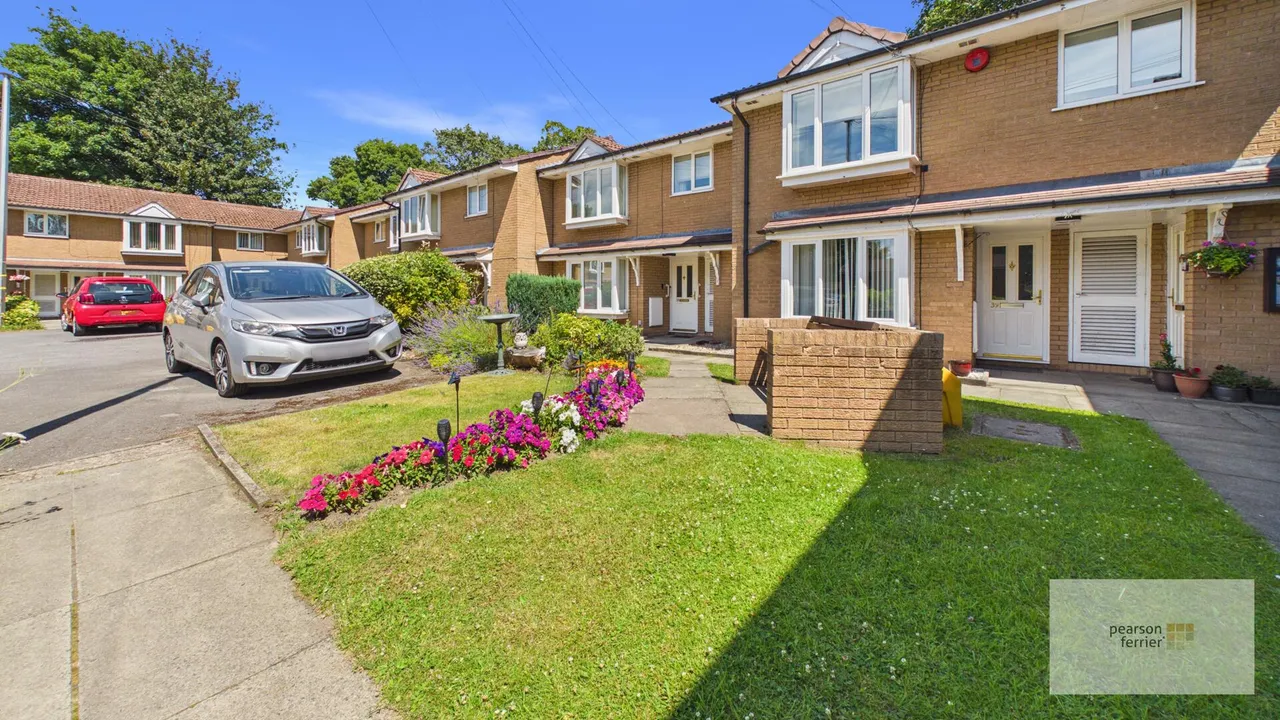 Waterloo Court, Bury, BL9 0UE, photo 9