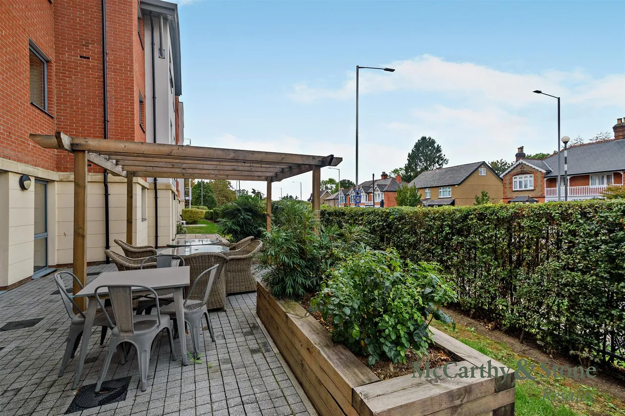 Josiah Drive, Ickenham, UB10, photo 10
