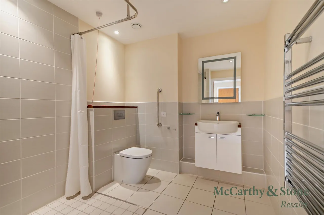 Josiah Drive, Ickenham, UB10, photo 5