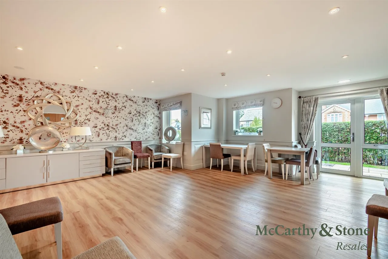 Josiah Drive, Ickenham, UB10, photo 9