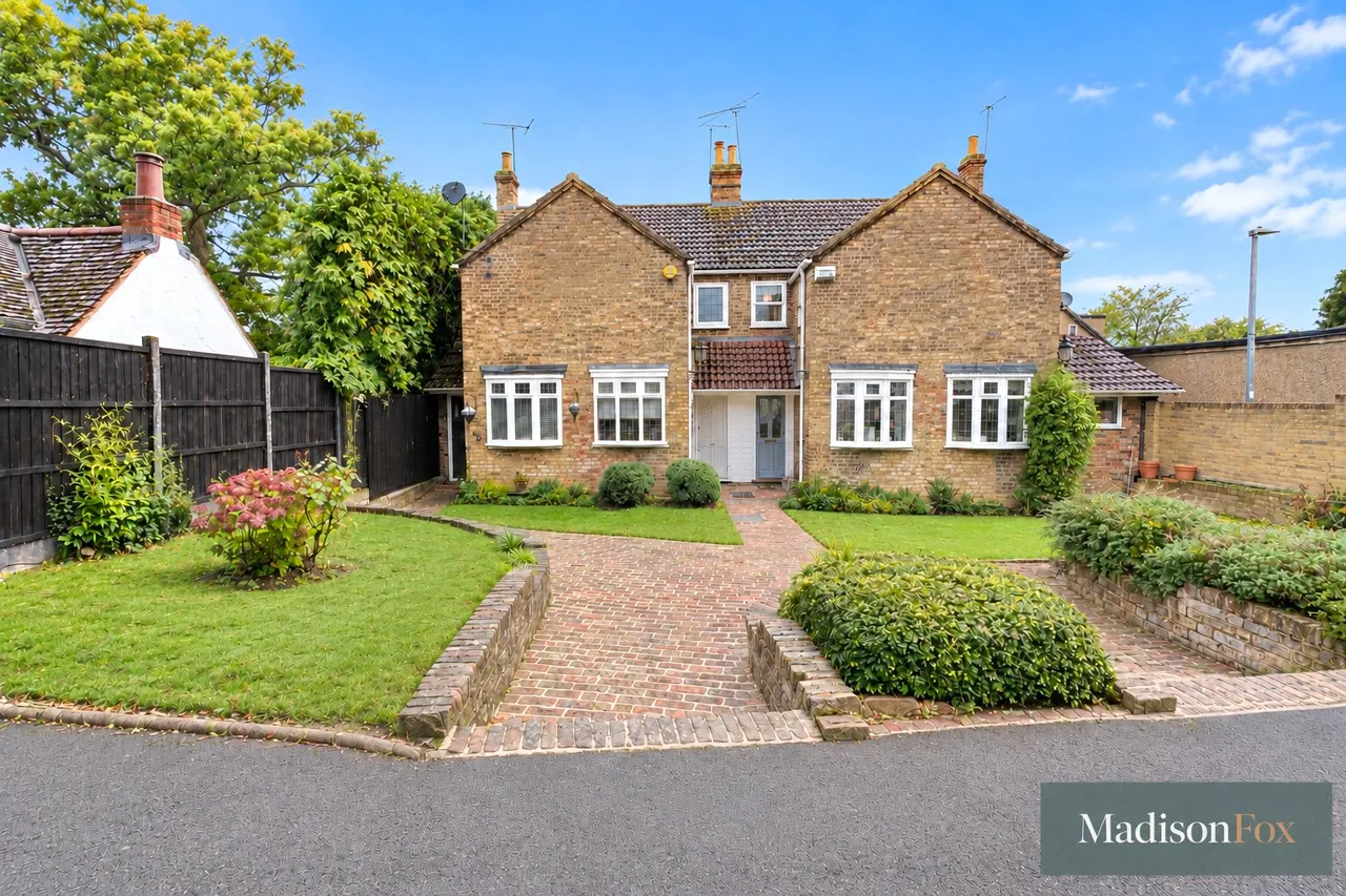 High Road, Chigwell, IG7, photo 13
