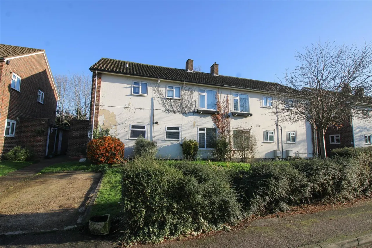 2 bed flat for sale, Broomfield, Harlow, CM20