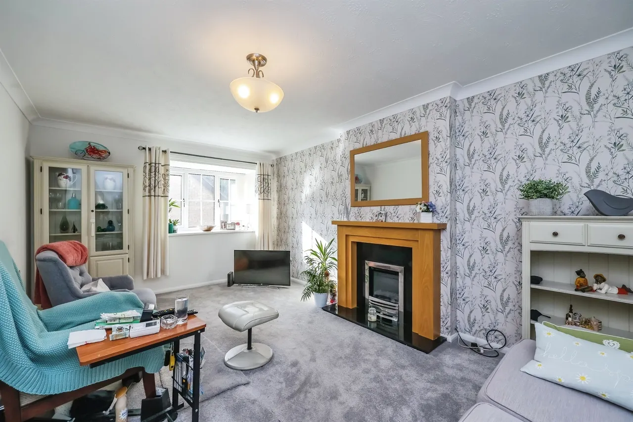 Tudor Court, Hucknall, NG15, photo 17