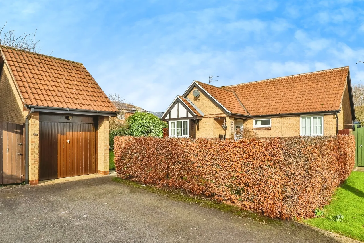 Tudor Court, Hucknall, NG15, photo 12