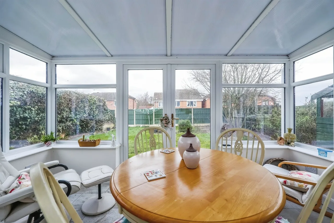 Tudor Court, Hucknall, NG15, photo 4