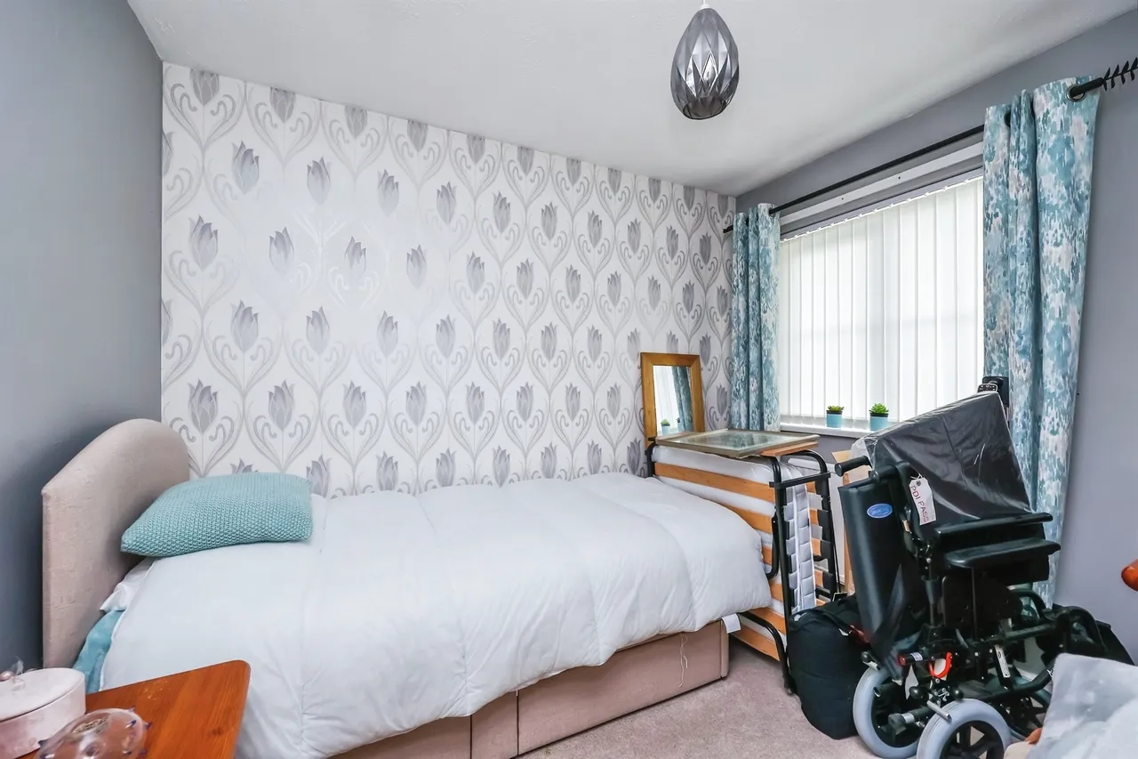 Tudor Court, Hucknall, NG15, photo 8