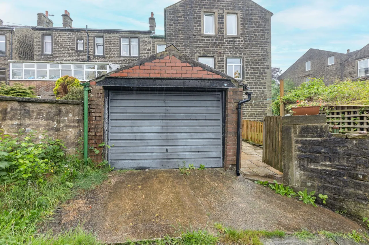 Keighley Road, Colne, BB8, photo 9