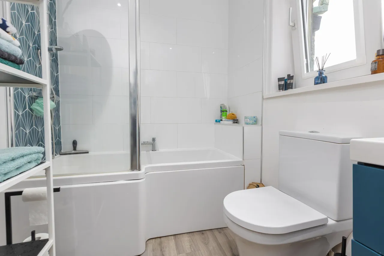 Keighley Road, Colne, BB8, photo 17