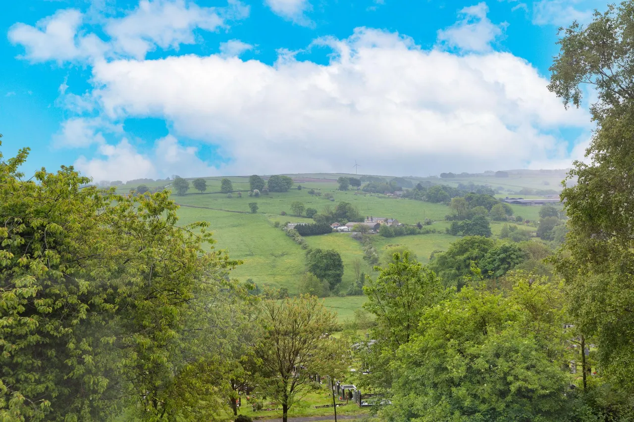 Keighley Road, Colne, BB8, photo 8