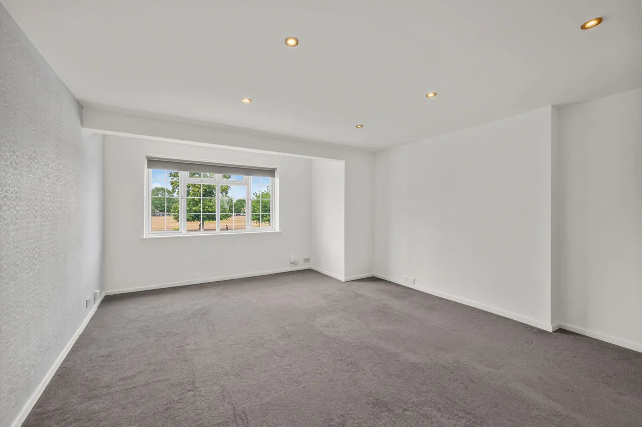 Giggs Hill Gardens, Thames Ditton, KT7, photo 3