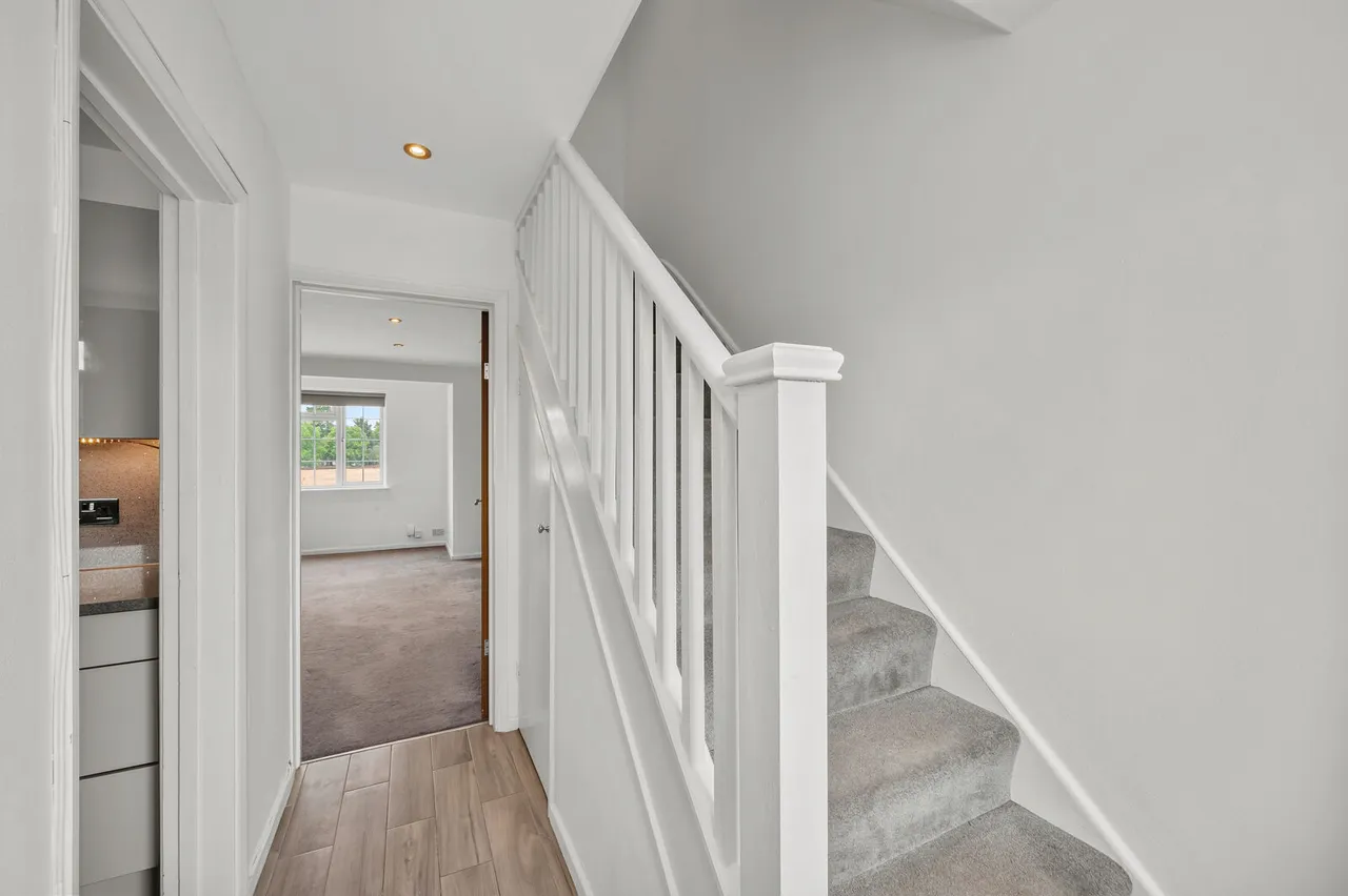 Giggs Hill Gardens, Thames Ditton, KT7, photo 6