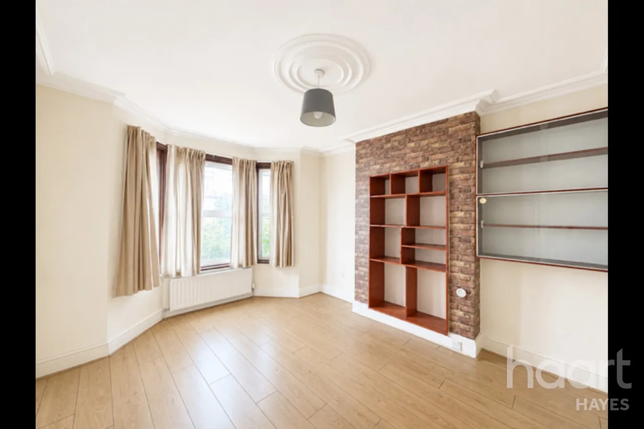 Cromwell Road, Hayes, UB3, photo 2