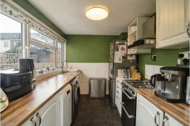 Carisbrooke Close, Basildon, photo 4