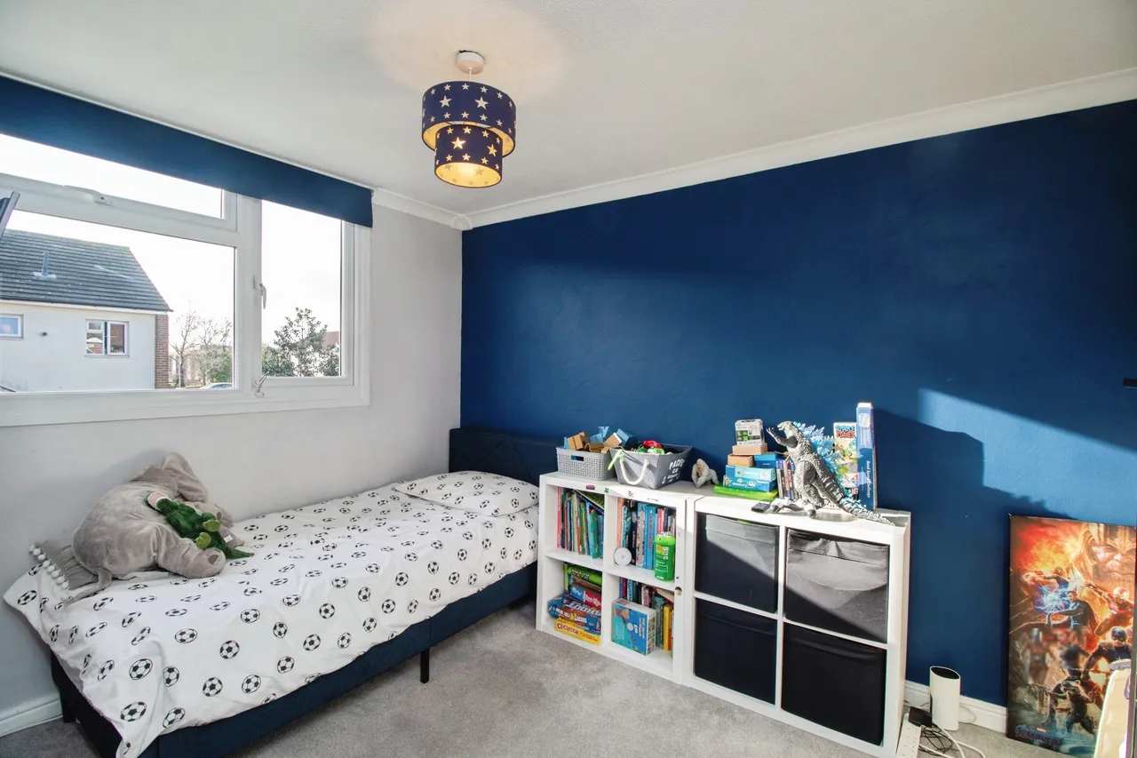 Carisbrooke Close, Basildon, photo 11