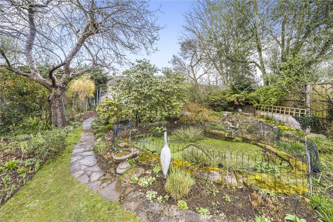 The Avenue, Lower Sunbury, TW16 5ES, photo 7
