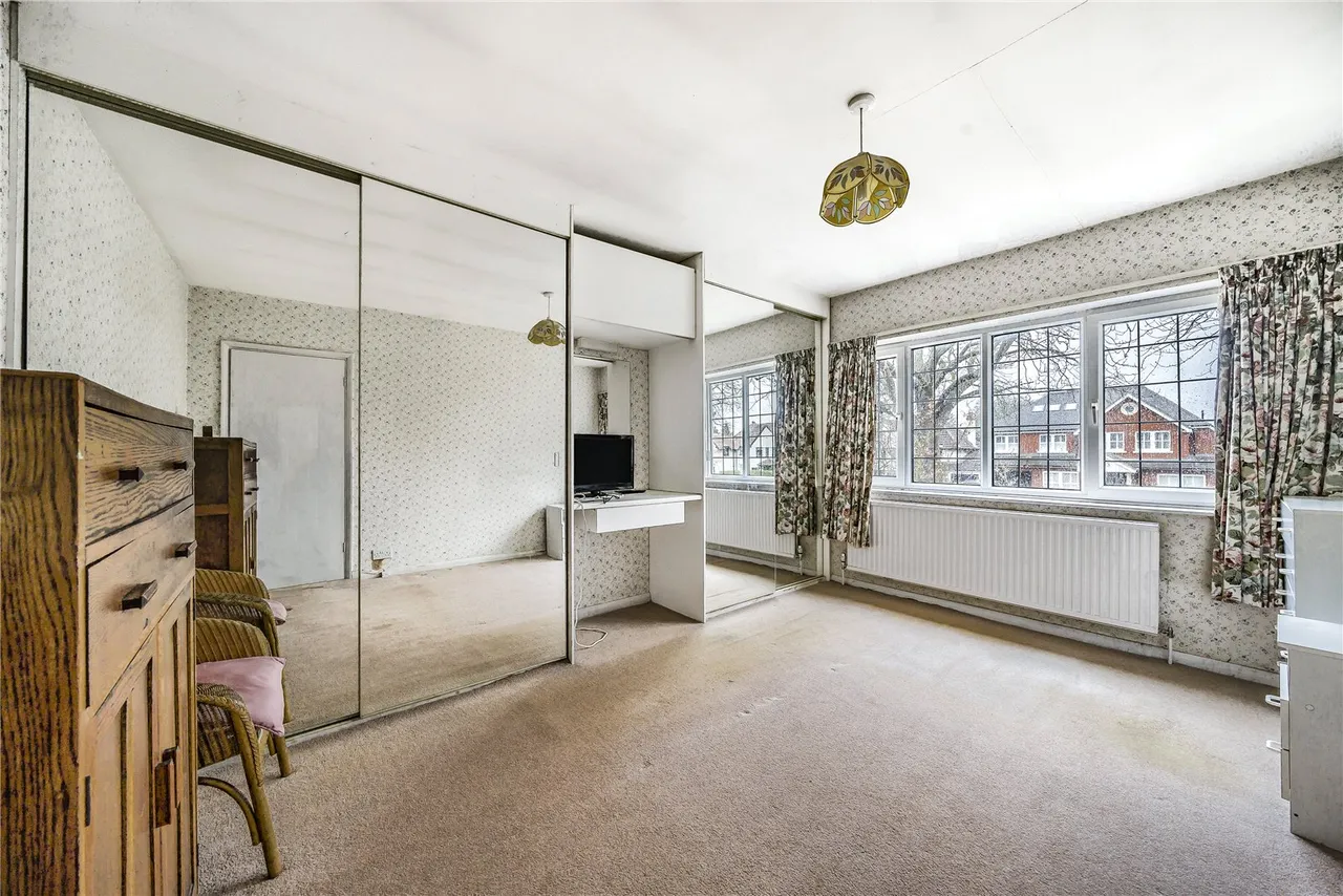 The Avenue, Lower Sunbury, TW16 5ES, photo 4