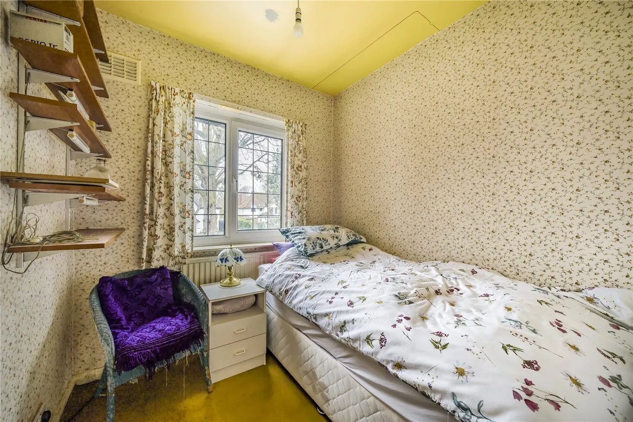 The Avenue, Lower Sunbury, TW16 5ES, photo 6